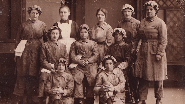 Munitions workers from Armstrong Vickers in Newcastle